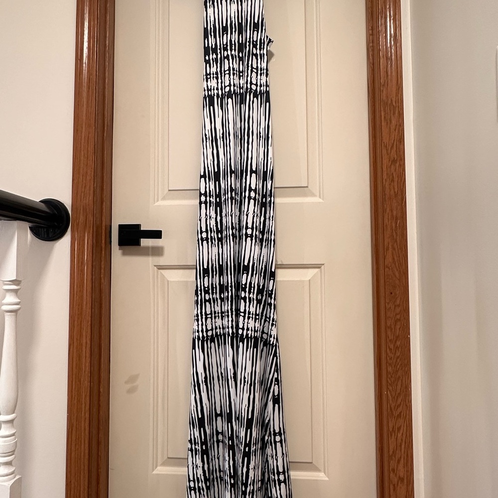 Sleek Black and White Maxi Dress